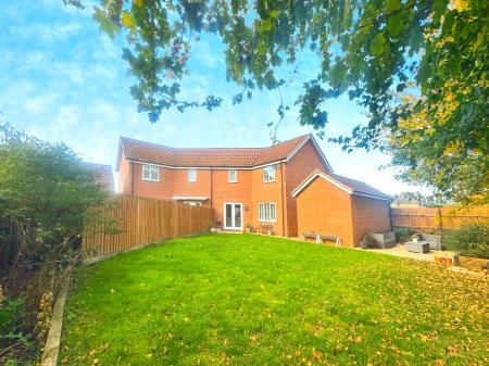 3 bedroom Semi-detached house for sale in Goldcrest Road, Crowland, PE6