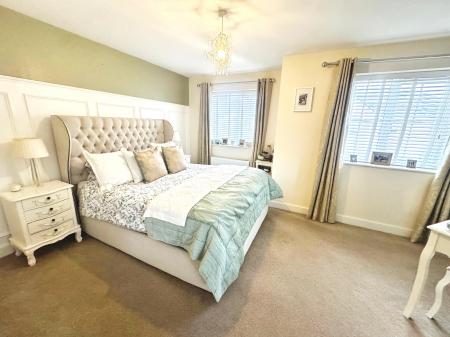 3 bedroom Semi-detached house for sale in Goldcrest Road, Crowland, PE6