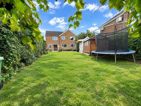 4 bedroom Detached house for sale in New Row, Market Deeping, PE6