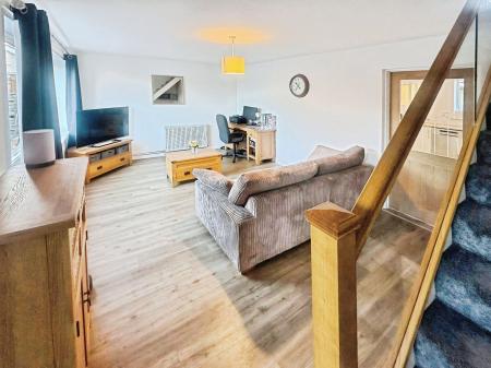 4 bedroom Detached house for sale in New Row, Market Deeping, PE6