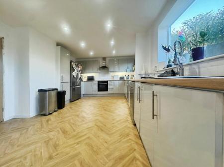 4 bedroom Detached house for sale in New Row, Deeping St James, PE6