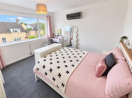4 bedroom Detached house for sale in New Row, Market Deeping, PE6