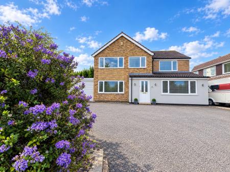 New Row, Market Deeping, PE6