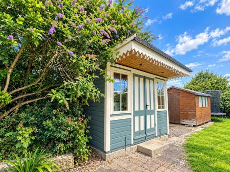 4 bedroom Detached house for sale in New Row, Market Deeping, PE6