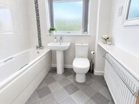 4 bedroom Detached house for sale in New Row, Market Deeping, PE6