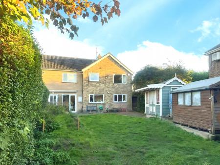4 bedroom Detached house for sale in New Row, Market Deeping, PE6