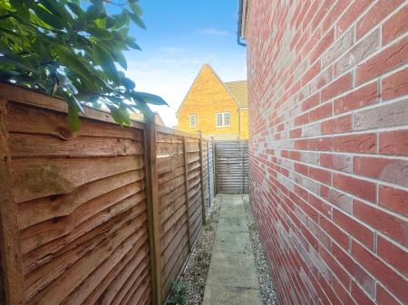 2 bedroom Coach House for sale in Roden Way, Hempsted, Peterborough, PE7