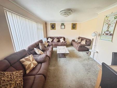 4 bedroom Detached house for sale in Walcot Walk, Peterborough, PE3