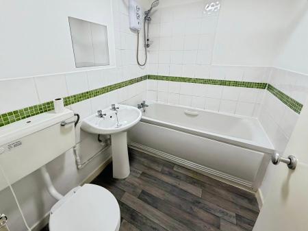 1 bedroom Flat to let in The Drive, Peterborough, PE3