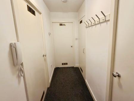 1 bedroom Flat to let in The Drive, Peterborough, PE3
