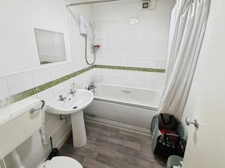 1 bedroom Flat to let in The Drive, Peterborough, PE3
