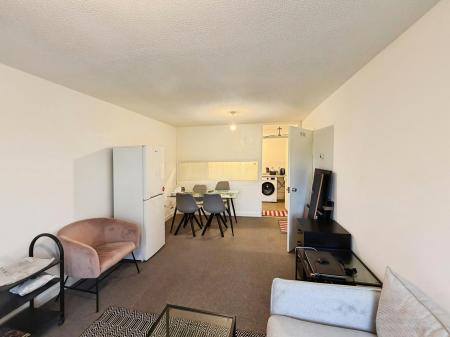 1 bedroom Flat to let in The Drive, Peterborough, PE3