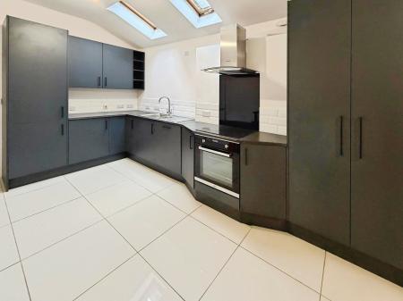 2 bedroom Ground floor flat to let in George Street, Peterborough, PE2