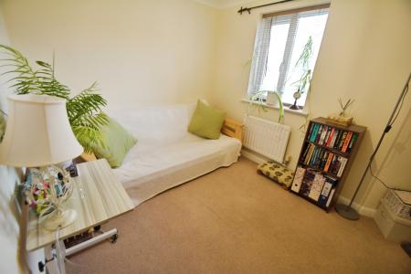 2 bedroom Flat to let in Eagle Way, Hampton Hargate, Peterborough, PE7