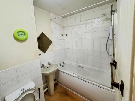 2 bedroom Flat to let in Hadrians Court, Peterborough, PE2