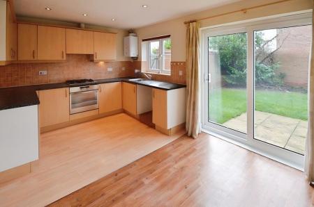 3 bedroom Link detached house to let in Vale Drive, Hampton Vale, Peterborough, PE7
