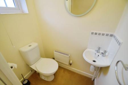 3 bedroom Link detached house to let in Vale Drive, Hampton Vale, Peterborough, PE7
