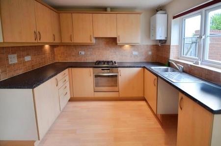 3 bedroom Link detached house to let in Vale Drive, Hampton Vale, Peterborough, PE7
