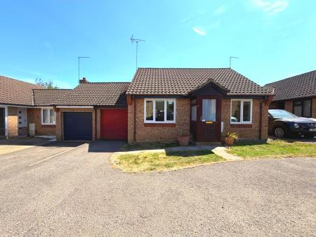 Hoylake Drive, Farcet, PE7