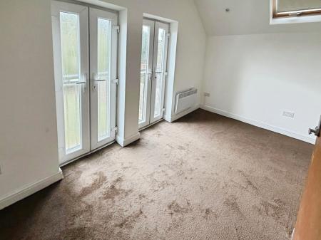 3 bedroom Flat to let in Fletton Avenue, Peterborough, PE2