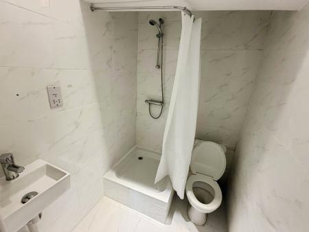 3 bedroom Flat to let in Fletton Avenue, Peterborough, PE2