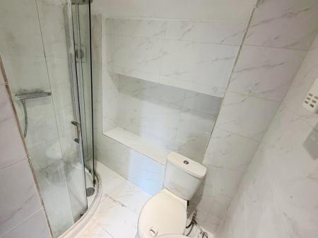 3 bedroom Flat to let in Fletton Avenue, Peterborough, PE2