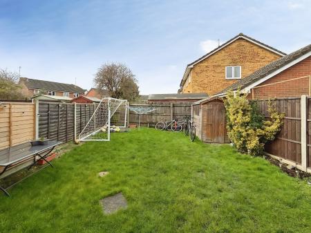 3 bedroom Semi-detached house to let in Flamborough Close, Woodston, Peterborough, PE2