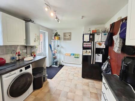 3 bedroom Semi-detached house to let in Flamborough Close, Woodston, Peterborough, PE2