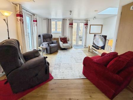 3 bedroom Detached house for sale in Baxter Close, Walton, Peterborough, PE4