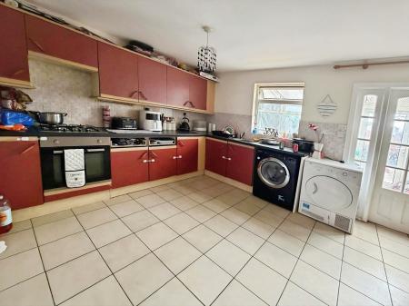 5 bedroom End of terrace house for sale in Bringhurst, Orton Goldhay, Peterborough, PE2