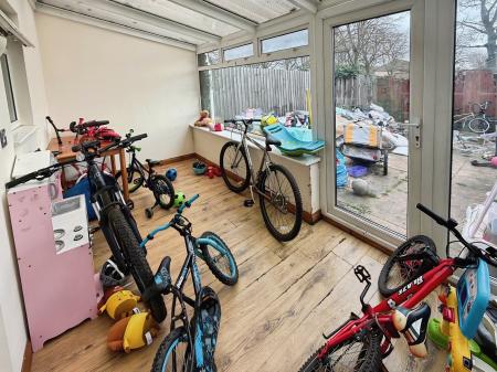 5 bedroom End of terrace house for sale in Bringhurst, Orton Goldhay, Peterborough, PE2