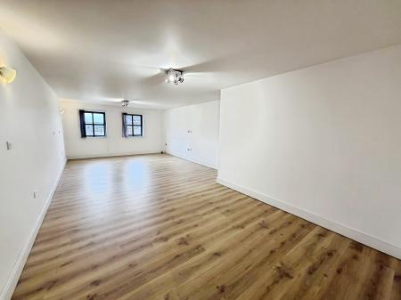 1 bedroom Studio flat to let in Westgate, Peterborough, PE1