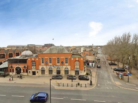 2 bedroom Flat to let in Bayard Plaza, City Centre, Peterborough, PE1