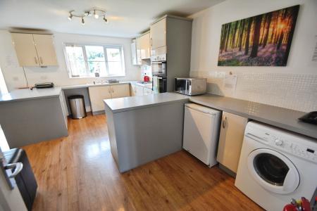 1 bedroom House share to let in Hargate Way, Hampton Hargate, Peterborough, PE7