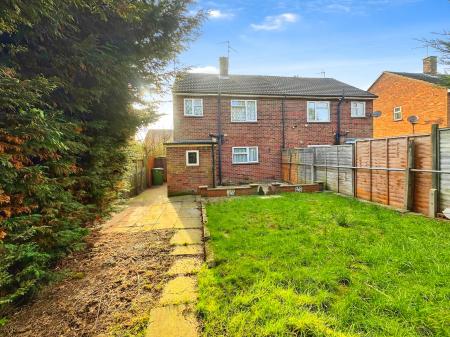 2 bedroom Semi-detached house for sale in Mendip Grove, Gunthorpe, Peterborough, PE4