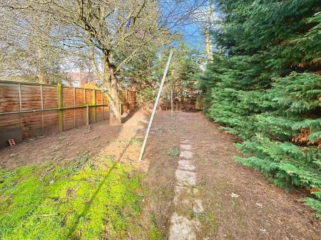 2 bedroom Semi-detached house for sale in Mendip Grove, Gunthorpe, Peterborough, PE4