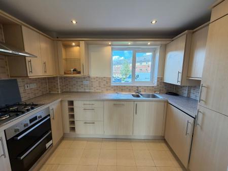 2 bedroom Flat to let in Eagle Way, Hampton Centre, Peterborough, PE7