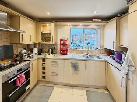 2 bedroom Flat to let in Eagle Way, Hampton Centre, Peterborough, PE7