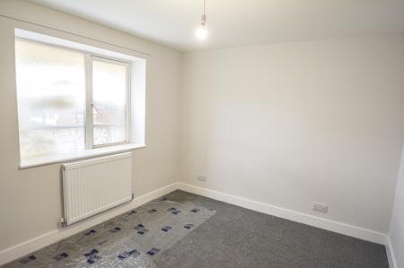 2 bedroom Flat to let in Lincoln Road, Walton, Peterborough, PE4