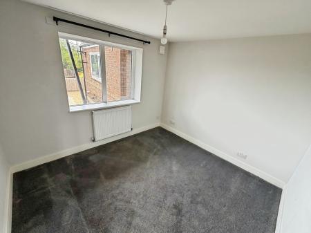 2 bedroom Flat to let in Lincoln Road, Walton, Peterborough, PE4