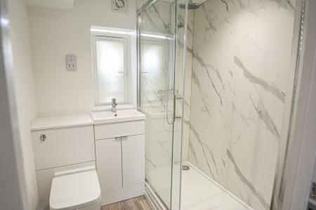 2 bedroom Flat to let in Lincoln Road, Walton, Peterborough, PE4