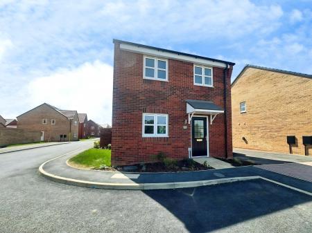 4 bedroom Detached house for sale in Typhoon Drive, Market Deeping, PE6
