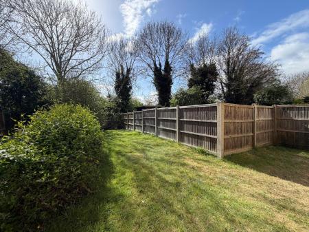 2 bedroom Flat to let in Vermont Grove, Peterborough, PE3