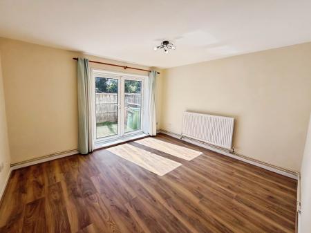 2 bedroom Flat to let in Vermont Grove, Peterborough, PE3