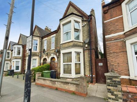 Broadway, City Centre, Peterborough, PE1