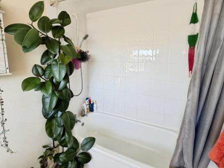 2 bedroom Flat to let in St Pauls Road, Peterborough, PE1