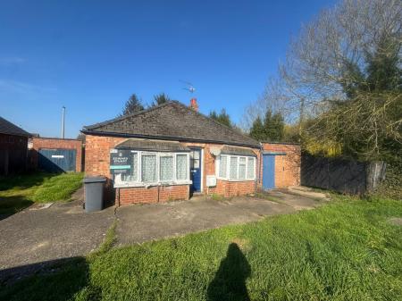 Guntons Road, Newborough, PE6