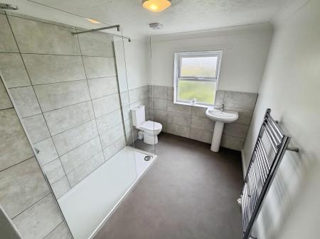 2 bedroom Terraced House to let in Belsize Avenue, Woodston, Peterborough, PE2