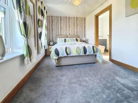 6 bedroom Detached house for sale in Chapel Street, Crowland, PE6