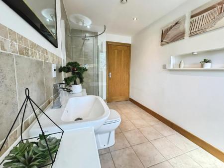 6 bedroom Detached house for sale in Chapel Street, Crowland, PE6